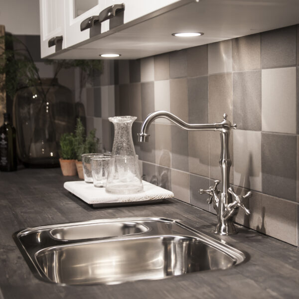 12-Showroom-4-600×600