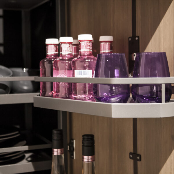 13-Showroom-10-600×600