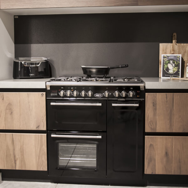 13-Showroom-15-600×600