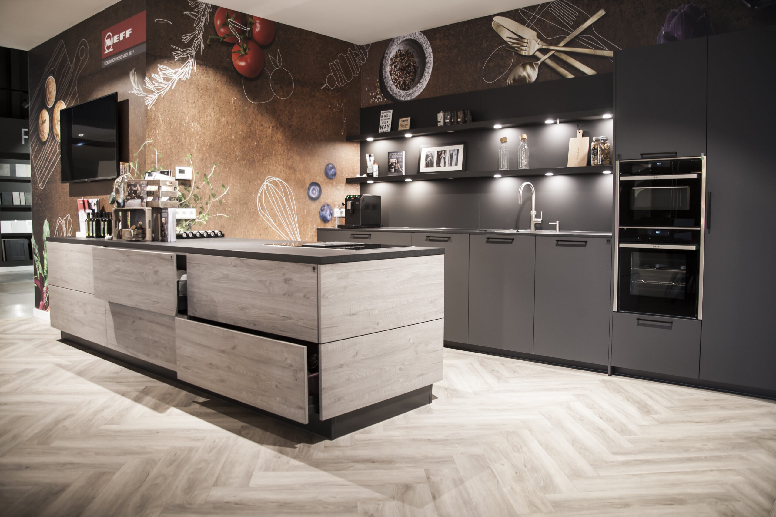 14-Showroom-1-scaled