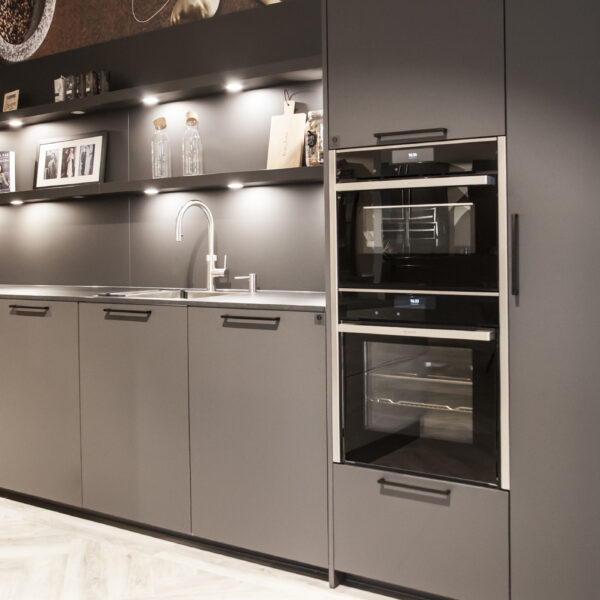 14-Showroom-11-600×600