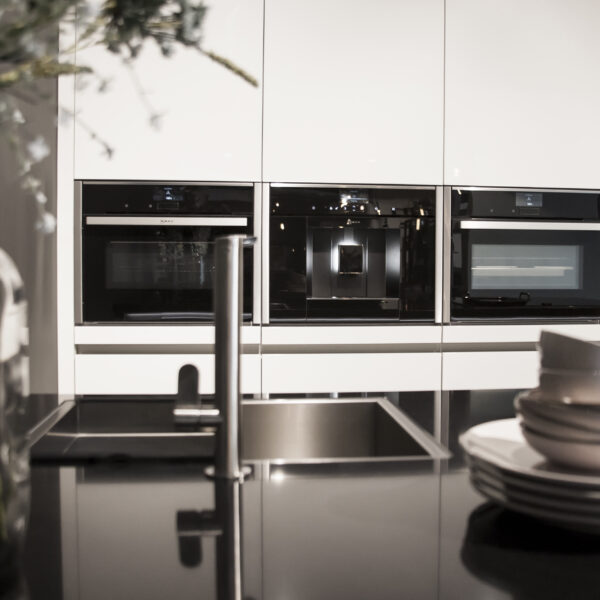 2-Showroom-6-600×600