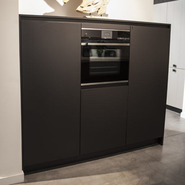 6-Showroom-7-600×600