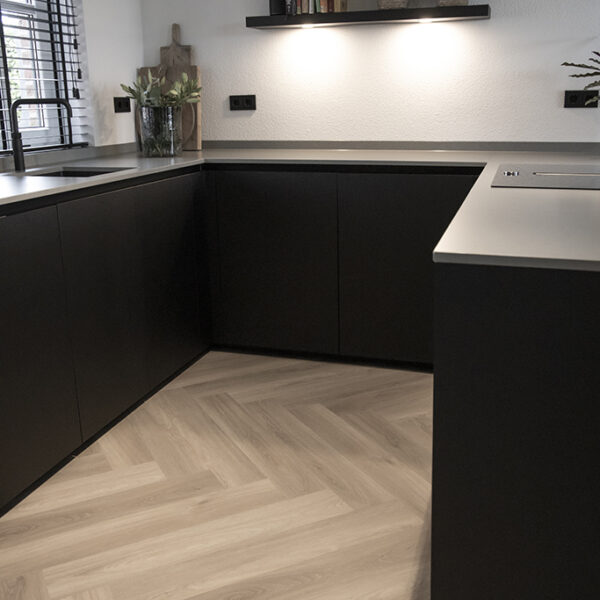 Fam-Venis-4-600×600 (1)