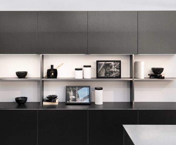 K12-KQ-Grey-Titanium-MetalLine-KQ-Black-det4-Medium-1-660×4951-1-600×495
